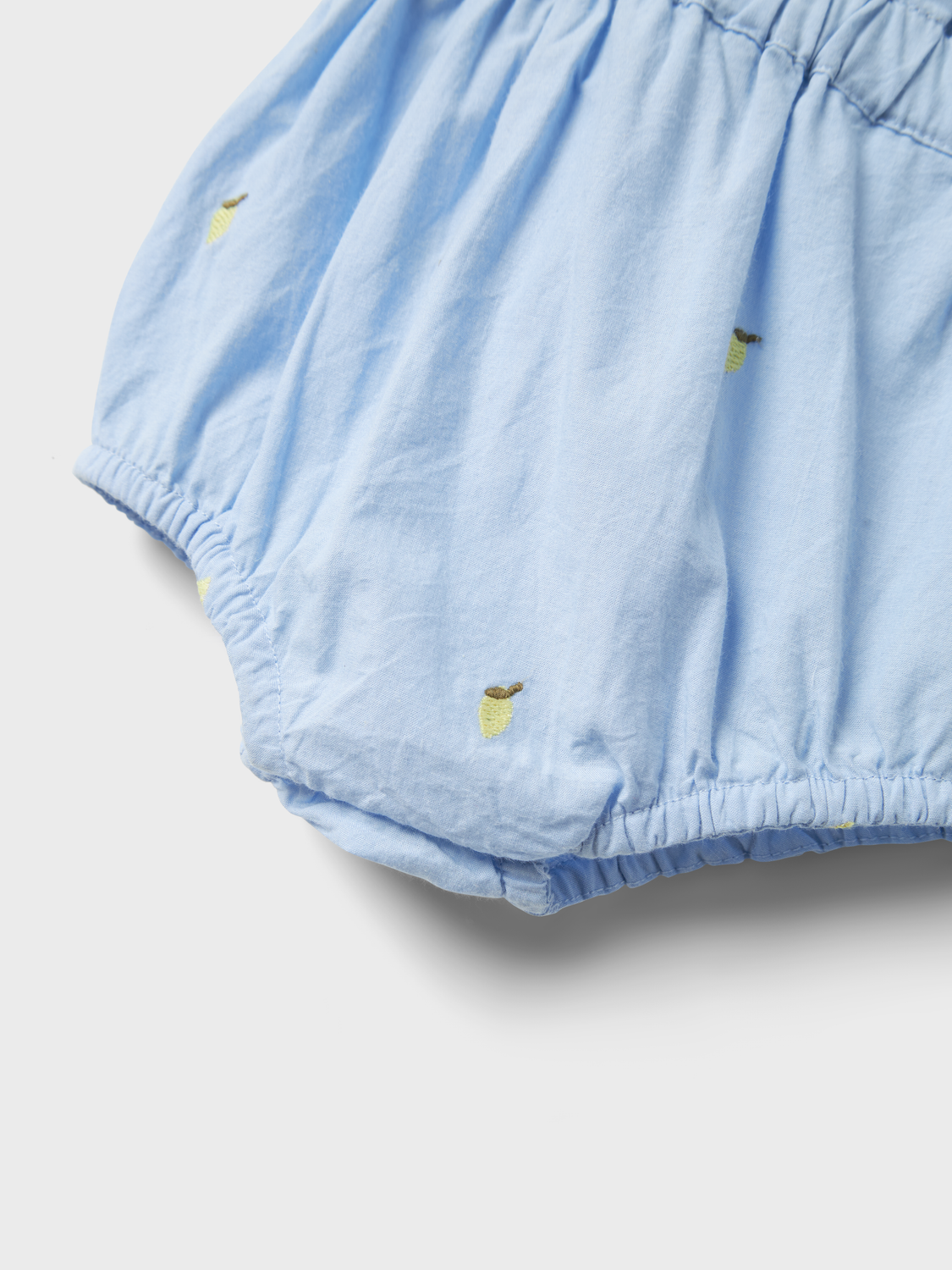 model_shot-front_full